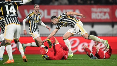 Juventus çılgın maçta Monza'yı 90+4'te yıktı