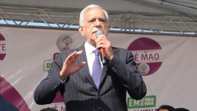 Ahmet Türk, DEM Parti'den Mardin aday adaylığını duyurdu