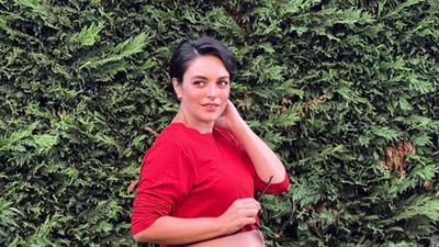 Ezgi Mola kocasına poz verdi! İşte oğlu Can...