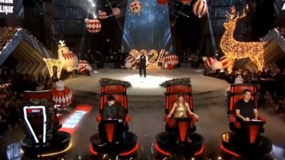 Kerem Alışık eski sevgilisi Ebru Gündeş'in karşısında şarkı söyledi: Hiç ayrılmadık seninle