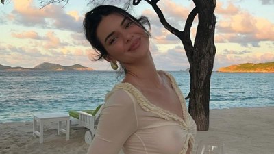 Ünlü model Kendall Jenner'ın şeffaf elbisesi olay oldu! İçine sütyen giymedi