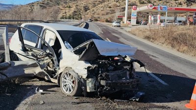 Çankırı'da hurdaya dönen araçtan burnu bile kanamadan çıktı