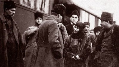 Savaş romancısı, Ateşten Gömlek kitabının yazarı ve Atatürk'ün en yakınlarından olan yazar: Halide Edip Adıvar