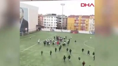 Güngören'de 14 yaş altı lig maçında futbolcular ve teknik direktör darbedildi