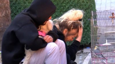 İstanbul'da gözlerinin önünde evleri yandı: Büyüyen alevleri çaresizce izledi