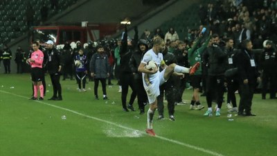 Eyüpsporlu Caner Erkin, Kocaelispor taraftarıyla tartışma yaşadı