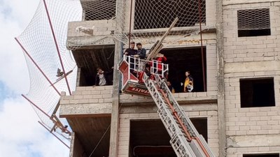 Mersin'de inşaattaki iş güvenliği hayat kurtardı