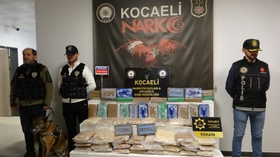 Ali Yerlikaya açıkladı! Sınır kapısında 109 kilogram uyuşturucu taşıyan şüpheli tutuklandı