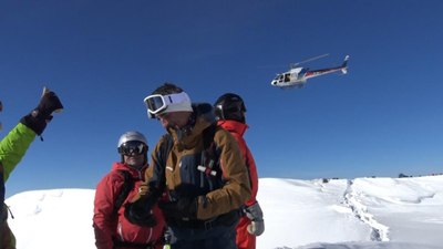 Rize'de Heliski heyecanı... Yabancı sporcular Kaçkar zirvelerinden süzülüyor