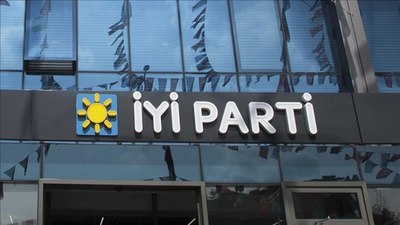 CHP'den İyi Parti'ye veto: 3 büyükşehirde afişlere izin verilmedi!