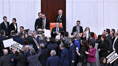 Yılmaz Tunç: Bekir Bozdağ'a yönelik çirkin hareket asla kabul edilemez