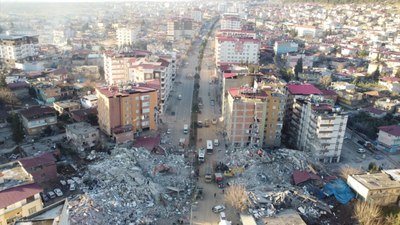 Depremde yerle bir olan Nurdağı ve İslahiye yenilendi!