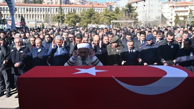 Kahramanmaraş'ta ölü bulunan ilçe kaymakamı son yolculuğuna uğurlandı