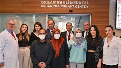 Çapraz nakillerle İzmir'de iki aile 'Böbrek Kardeşi' oldu