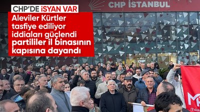 Adaylardan rahatsız olan CHP'lilerden İstanbul il binası önünde protesto