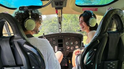 Oyuncu Şükrü Özyıldız’a sevgilisi Sibil Çetinkaya'dan romantik kutlama! 