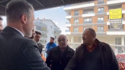 Fatih Erbakan ve Suat Kılıç semt pazarında! Seçmenden net tavır: Size güvenemiyoruz