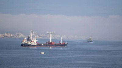 Çanakkale Boğazı sis nedeniyle transit gemilere kapatıldı