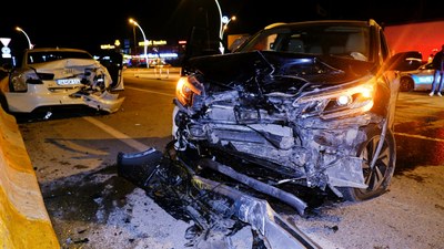 Edirne'de iki otomobil çarpıştı: 2 yaralı