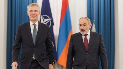 NATO Genel Sekreteri Stoltenberg, Ermenistan'da Paşinyan'la görüştü: İş birliği mesajı verdiler