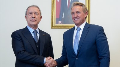 Hulusi Akar Jeffry Flake'i kabul etti