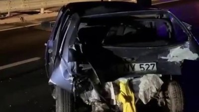 Sakarya'da köprülü kavşakta iki otomobil çarpıştı