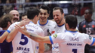 Ziraat Bankkart'ı yenen Arkas Spor, Kupa Voley'de finale çıktı