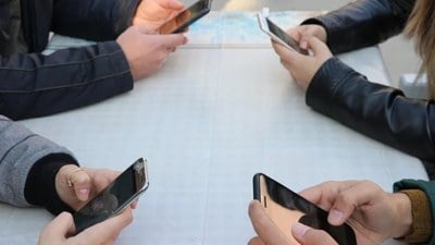 Okullarda sosyal medya uygulamalarına tedbir alınacak