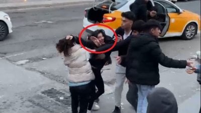 Diyarbakır'da mendil almayan genç kızı tekme tokat dövdüler
