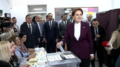 Muhalif liderler sandık başında! Meral Akşener, Çankaya'da oyunu kullandı