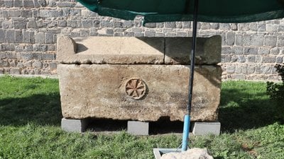 Diyarbakır'da ilk kez lahit mezar çıkarıldı