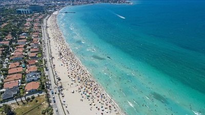 Çeşme ve Kuşadası'nda tatil sezonu bayram tatili ile başlayacak