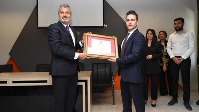 Hatay'da AK Partili Mehmet Öntürk başkanlık için mazbatasını aldı