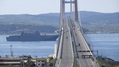 İspanya'nın amfibi hücum gemisi Çanakkale Boğazı'ndan geçti