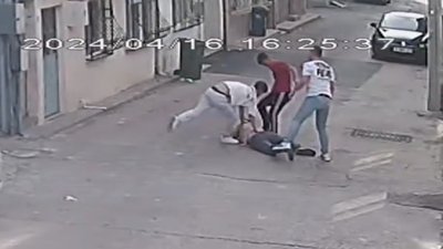 Bursa'da 3 genç şahıs tartıştıkları genci tekme tokat dövdü