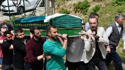 Bursa'da seçimi kazanan muhtar, mazbata töreninde kalp krizi geçirdi