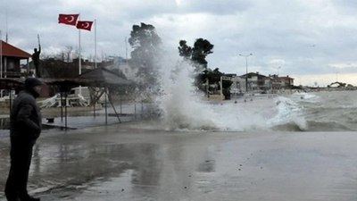 43 il için sarı kodla sağanak ve fırtına uyarısı