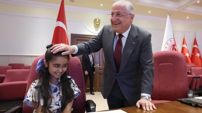 Yaşar Güler'den şehit ve gazi çocuklarına: Sizler geleceğimizin güvencesisiniz