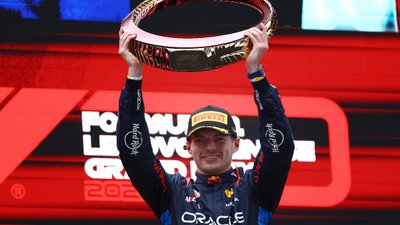 Formula 1 Çin Grand Prix'inde kazanan Max Verstappen