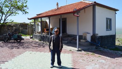 Aksaray'da 32 yıl önce herkes gitti, o terk etmedi: Köyde tek başına yaşıyor