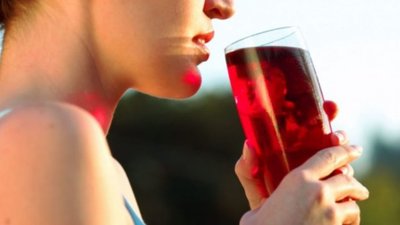 2 bardağı şifa oluyor! O meyvenin suyunu içmek hem kalp krizi hem felç riskini azaltıyor…
