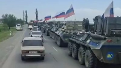 Rus askerleri, Karabağ'dan çekilirken görüntülendi