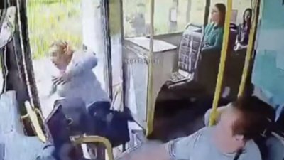 Adana'da otobüsten düşen kadının eşi isyan etti: Bu cinayete teşebbüstür