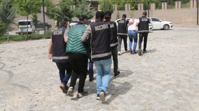 Elazığ'da tefecilik operasyonunda 2 tutuklama