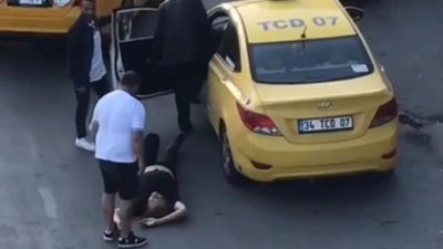 İstanbul'da ortalığı birbirine katan alkollü adama meydan dayağı