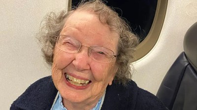 ABD'de 101 yaşındaki kadını uçuşa bebek olarak kaydettiler