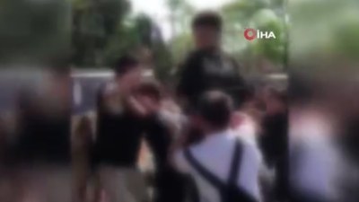 Üsküdar'da öğrencilerin bıçaklı kavgası: 2 yaralı