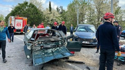 Balıkesir’de 2 aracın karıştığı ölümlü trafik kazası