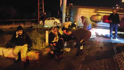 Konya'da minibüs ile midibüs çarpıştı: Kazada 24 kişi yaralandı