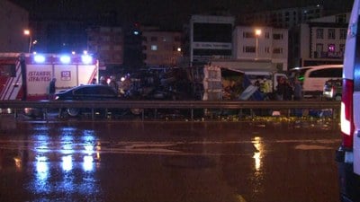 İstanbul'da 3 aracın karıştığı zincirleme kaza: 4 yaralı